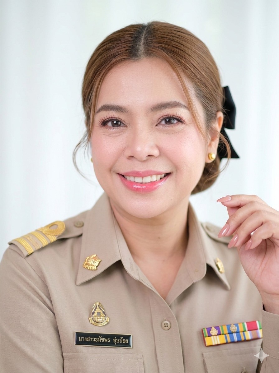 นางสาวธนัชพร อุ่นน้อย