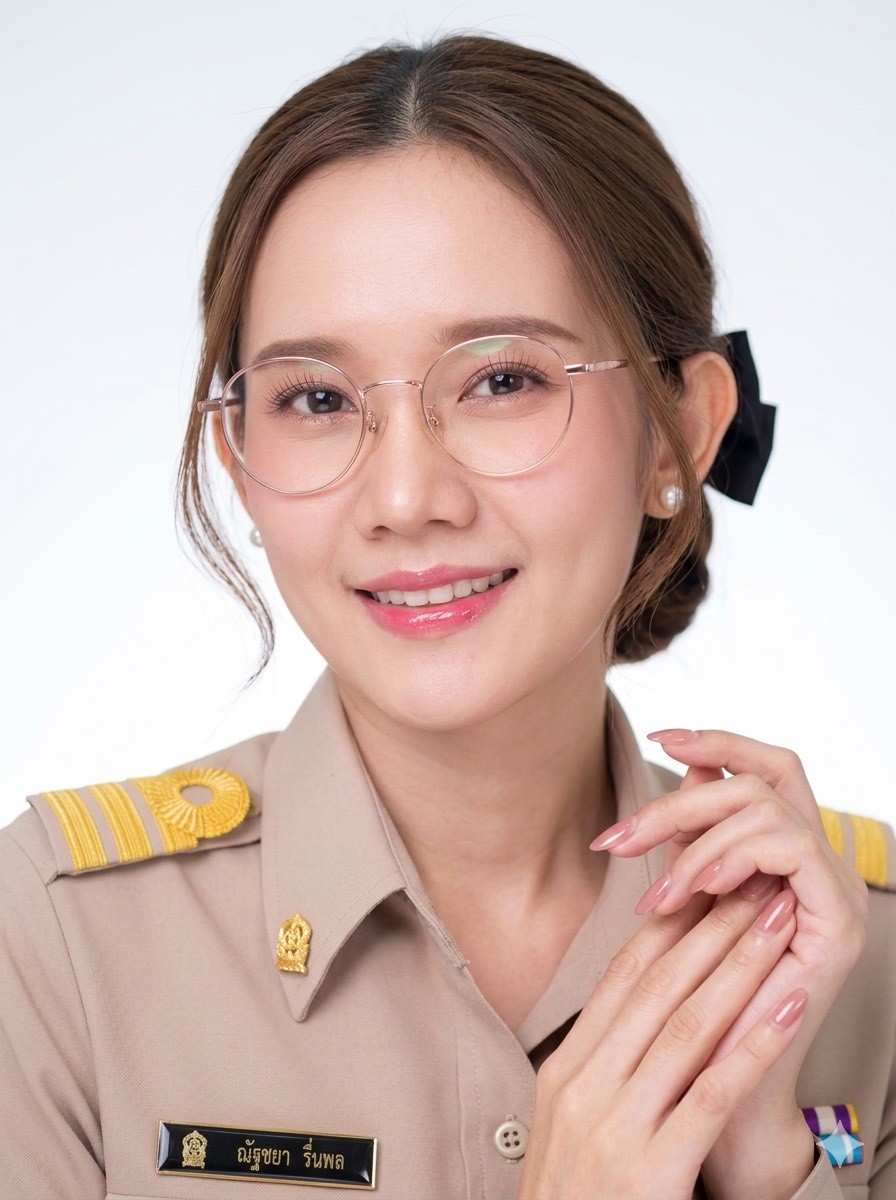 นางสาวณัฐชยา รื่นพล