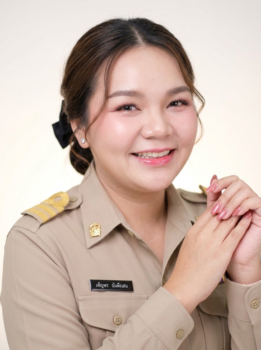 นางสาวเพ็ญพร นันต๊ะเสน